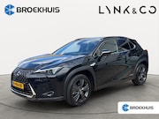 Lexus UX - 250h Executive Line | Trekhaak | Stoelverwarming | Cruise co