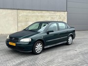 Opel Astra - 1.6 Club SEDAN