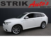 Mitsubishi Outlander - 2.0 PHEV instyle -TREKHAAK - PDC - SCHUIFKANTELDAK - NAVIGAT