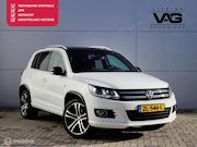 Volkswagen Tiguan - 2.0 TSI R Line 4Motion Trekhaak Pano LED Stoelverwarming