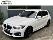 BMW 1-serie - 118i 136pk Automaat Executive PDC Navigatie LED