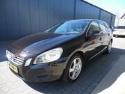 Volvo V60 - 1.6 T3 MOMENTUM