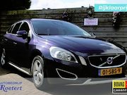 Volvo V60 - 2.0T 203pk Momentum automaat ECC/ACC/leer/navi/PDC/trekhaak