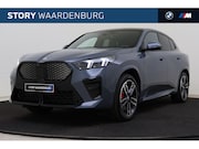 BMW iX2 - eDrive20 M Sport / Panoramadak / Trekhaak / Sportstoelen / A