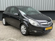 Opel Corsa - 1.4-16V White Edition