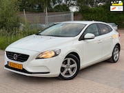 Volvo V40 - 1.6 D2 Kinetic Airco Cruise PDC Trekhaak DealerOnd