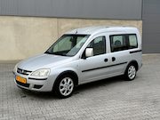 Opel Tour - 1.4-16V Essentia MOTOR LOOPT ONREGELMATIG