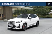 BMW iX1 - eDrive20 M Sport / Panoramadak / Trekhaak / Sportstoelen / H