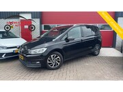 Volkswagen Touran - 1.4 TSI Highline Business R 7p AUTOMAAT / FULL LED / TREKHAA