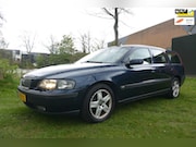 Volvo V70 - 2.4 Comfort Line automaat/airco/cruise/camera