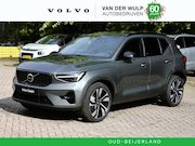Volvo XC40 - B4 197pk Plus Dark | Lounge | Lighting | Trekhaak | Schuifda