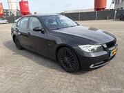 BMW 3-serie - 320i High Executive