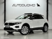 Volkswagen T-Roc - 1.5 TSI United | Pano | Black Style | Stoelverw. | Sfeer | D