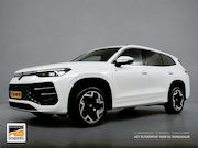 Volkswagen Tayron - R-LINE .5 eHybrid 204 PK | Head-Up | IQ Light | 360 Cam | Ke