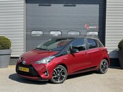 Toyota Yaris - 1.5 Hybrid Bi-Tone Plus | Panoramadak | Navigatie | Camera |