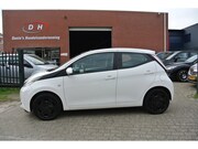 Toyota Aygo - 1.0 VVT-i x-play apk 16-03-2027 inruil mogelijk nap