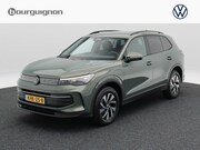 Volkswagen Tiguan - 1.5 eHybrid Life Edition | Trekhaak | Navigatie | Adaptieve 