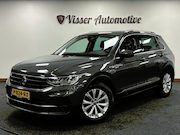 Volkswagen Tiguan - 1.5 TSI Life Business*Automaat*Stoelverwarming*Camera*PDC*Na