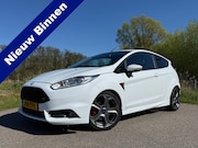 Ford Fiesta - 1.6 ST2 / Recaro / 1e Eigenaar / Camera / Navi / 17" Velgen 