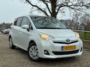 Toyota Verso S - 1.3 VVT-i Aspiration | Pano + Cruise + Clima nu € 3.975,