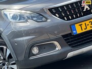 Peugeot 2008 - 1.2 PureTech Allure 110pk Automaat - Gris Platinium - Panora