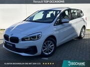 BMW 2-serie - 218i Executive | Navigatie | Parkeersensoren Voor & Achter |