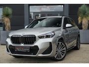 BMW X1 - xDrive25e M Sport | 245PK | Pano | HUD | 360° | 20" | Keyles