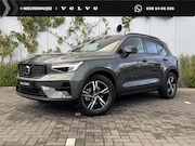 Volvo XC40 - 2.0 B4 Plus Dark | Trekhaak | Harman Kardon Audio | Achterui