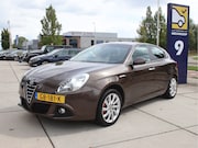 Alfa Romeo Giulietta - 1.4 T Distinctive automaat NL auto, Trekhaak, PDC, Cruise-Cl