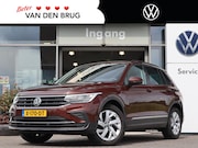 Volkswagen Tiguan - 1.5 TSI 150 pk DSG Life | Zwenkbare Trekhaak | Navigatie | C