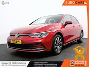Volkswagen Golf - 1.0 eTSI 110pk Active Automaat Panorama dak Navigatie Climat