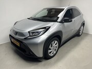 Toyota Aygo X - 1.0 VVT-i MT Play Automaat Apple Carplay Stoelverwarming Cam