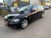 BMW 3-serie - 320i Business Line