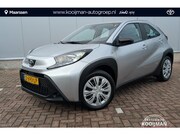 Toyota Aygo X - 1.0 VVT-i MT Play / Apple Carplay / Metallic lak / Achteruit