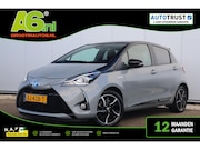 Toyota Yaris - 1.5 Hybrid Bi-Tone Plus 101PK Automaat Panoramadak Navigatie
