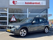 BMW X1 - sDrive18i Executive /Clima/Cruise/Trekhaak/APK 04-2027