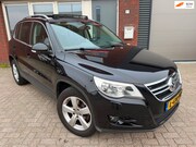 Volkswagen Tiguan - 2.0 TSI Comfort&Design 4Motion / Pano / PDC / Navi / DSG