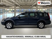 Volvo XC70 - 2.5 T Geartronic Comfort Line 3e bankje, trekhaak, automaat.