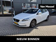 Volvo V40 - 2.0 T2 Momentum Trekhaak | stoel verwarming | lichtmetaal | 