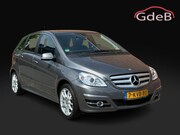 Mercedes-Benz B-klasse - B200 Automaat / Panoramadak / Trekhaak