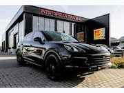 Porsche Cayenne Coupé - 3.0 E-Hybrid, Pano, Trekhaak, PASM, Chrono, All Black!
