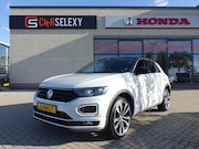 Volkswagen T-Roc - 1.5 TSI 150pk 7-DSG Sport Business R met 4 Nieuwe 4 Seizoene