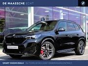 BMW X1 - xDrive25e M Sport / Panoramadak / Sportstoelen / M