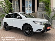 Mitsubishi Outlander - 2.0 Instyle 7P Automaat Navi Sch-Dak Trekhaak Camera Climate