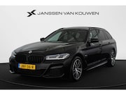 BMW 5-serie - Touring 530e M Sport Panoramadak Laser Harman Kardon Head-Up