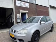 Volkswagen Golf - 1.6 FSI Optive 3