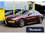 Alfa Romeo Giulia - 2.2 Leder Navi zeer netjes.