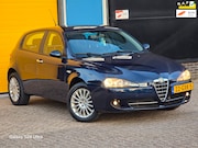 Alfa Romeo 147 - 1.6 T.Spark Progression / NAP / UNIEK KM STAND / Airco / Ele