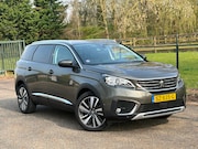 Peugeot 5008 - 1.2 PureTech Allure /7-Persoons/Carplay/Navi/Camera