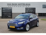 Ford Focus - 1.5 Titanium Edition / Navigatie / PDC / Trekhaak / N.A.P.
